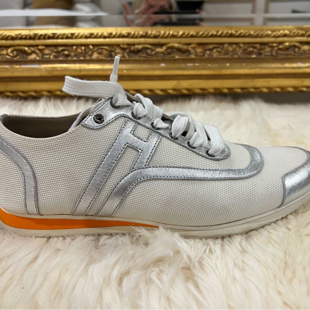 Hermes Sneakers in white canvas and silver leather trim US 9